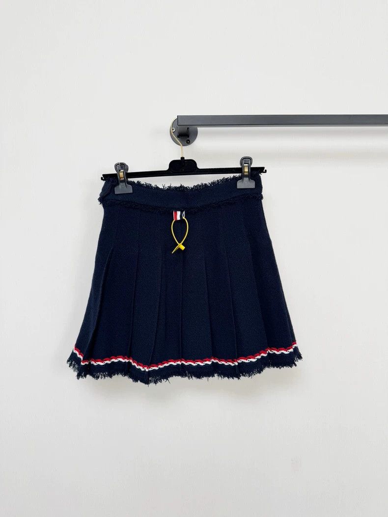 Thom Browne Thom browne Half skirt 2503-Nextarrow Size 25" / US 0 / IT 36 - 6 Thumbnail