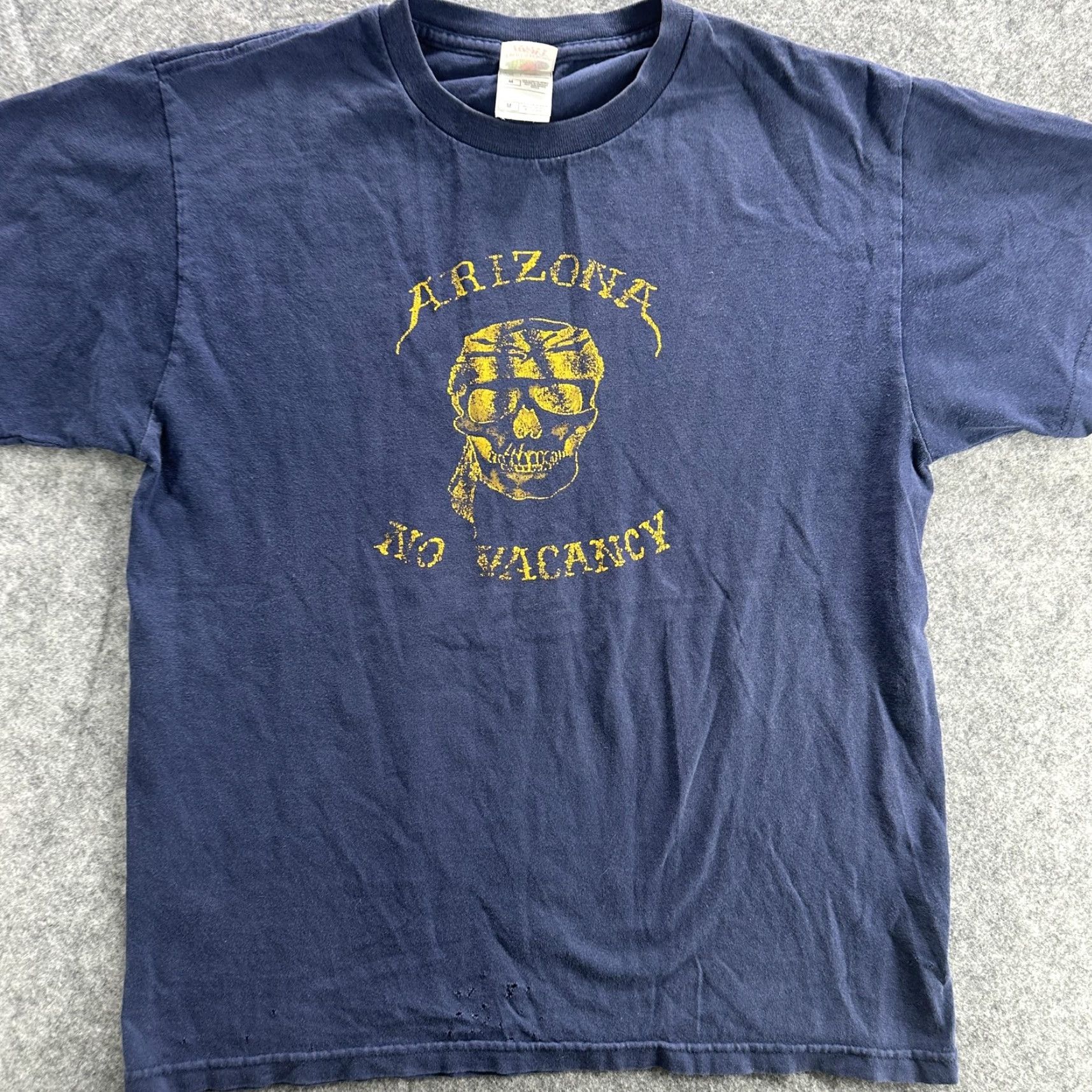 Fruit Of The Loom VINTAGE Arizona No Vacancy T-Shirt Mens Medium Blue Skull Graphic 90s Biker Retro Size US M / EU 48-50 / 2 - 2 Thumbnail