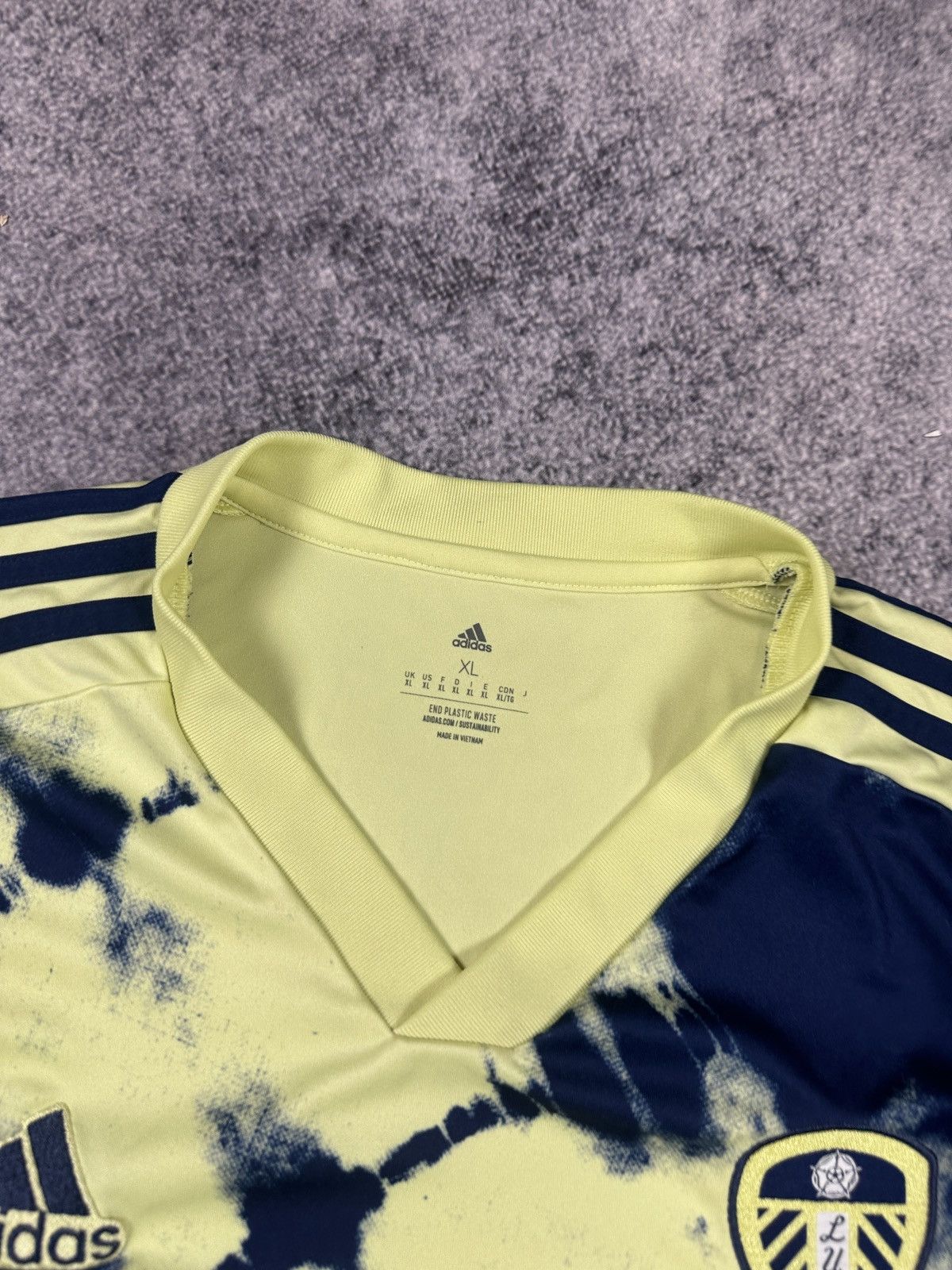 Adidas Adidas Leeds United Soccer Jersey Blokecore L 22/23 Rare Size US XL / EU 56 / 4 - 4 Thumbnail