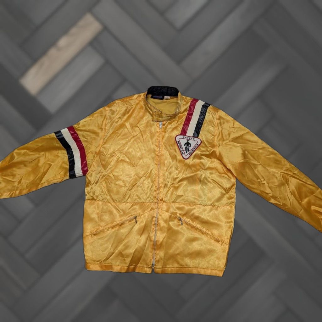Vintage VINTAGE windbreaker Crown Jacket Mens L Satin Nylon Yellow striped Zip 1970s Car Racing Ford Cobra Shelby Streetwear Mens Size US L / EU 52-54 / 3 - 1 Thumbnail
