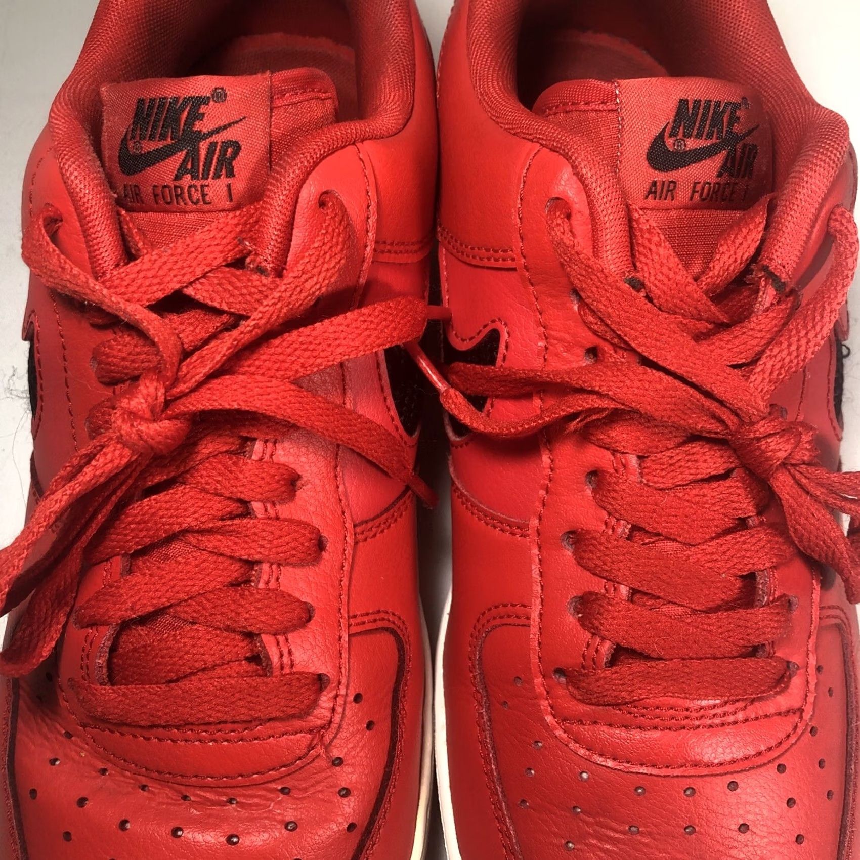 Nike Nike Air Force 1 '07 LV8 Cut Out Swoosh Red Bred CZ7377-600 Men's Sz 8 RARE Size US 7 / EU 40 - 4 Thumbnail