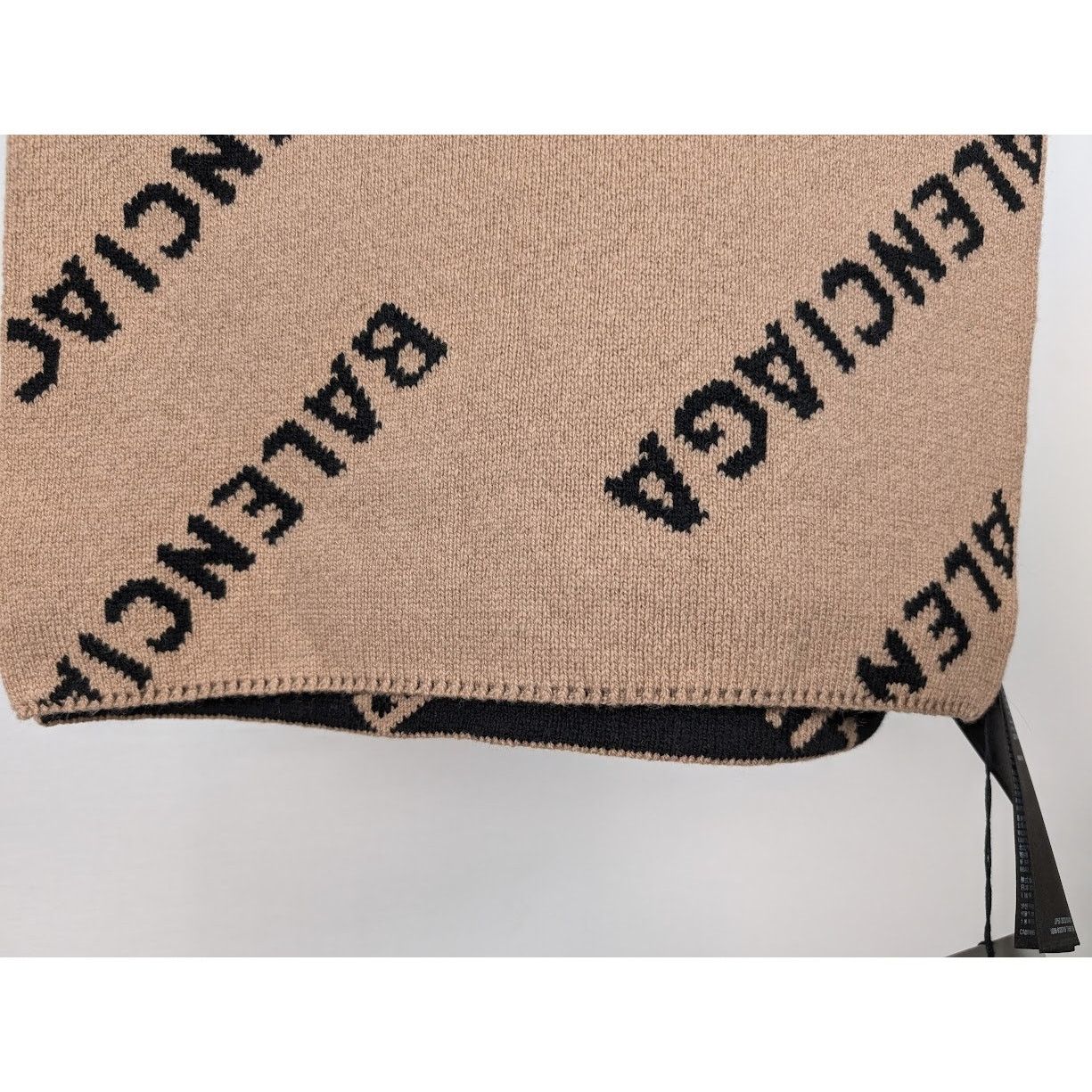 Balenciaga o1rshd1 Size: OS / Logo Scarf in Beige Size ONE SIZE - 5 Thumbnail