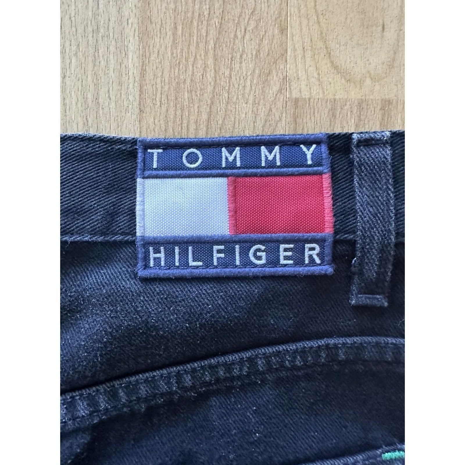 Tommy Hilfiger VINTAGE Tommy Hilfiger Shorts Mens 32 Black Denim Baggy Jorts Skater Y2K Bermuda 90s Grunge Hip Hop Mens Size US 32 / EU 48 - 2 Thumbnail
