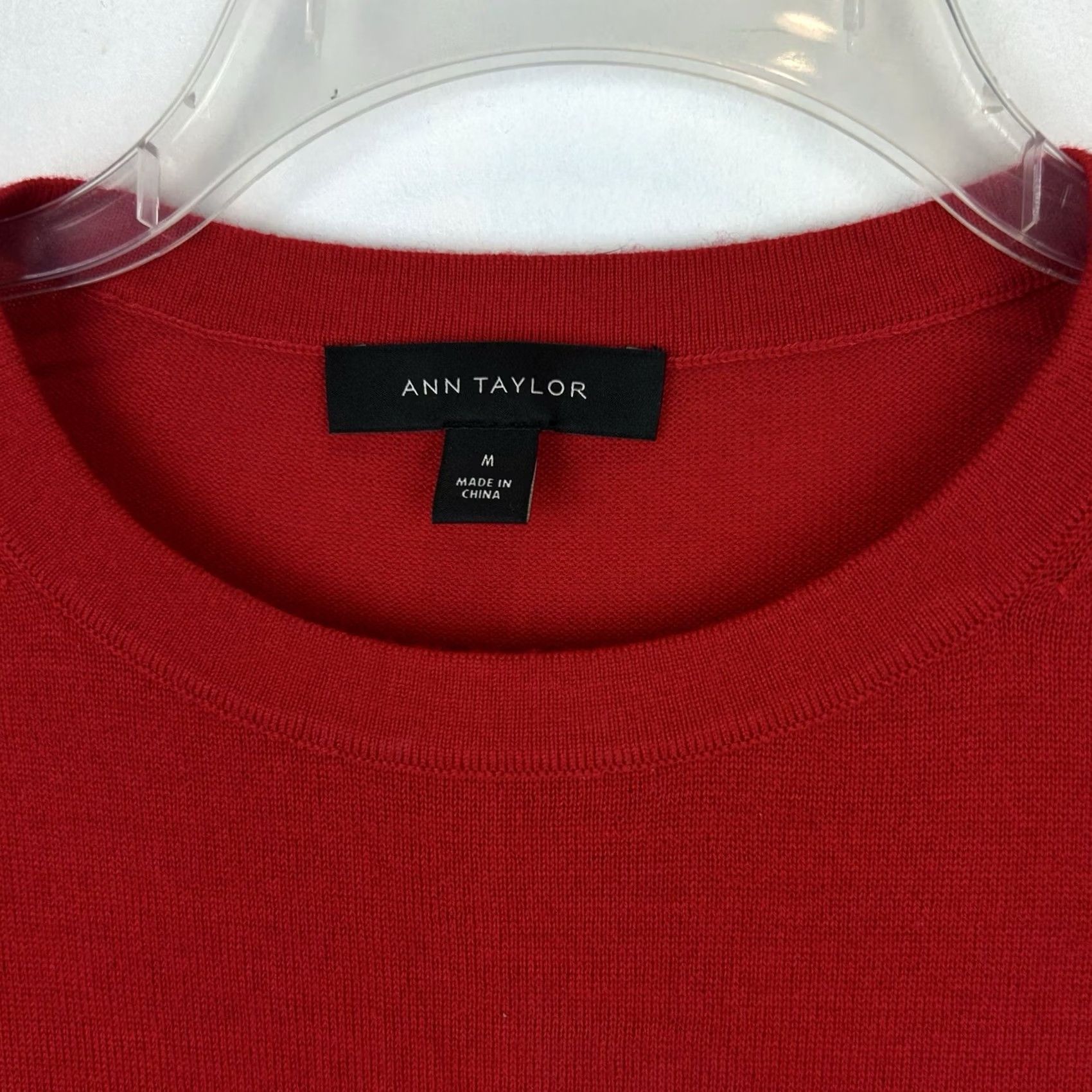 Ann Taylor Ann Taylor Sweater Womens M Red Knit Pullover Top Lightweight Pearl Holiday Size M / US 6-8 / IT 42-44 - 8 Thumbnail