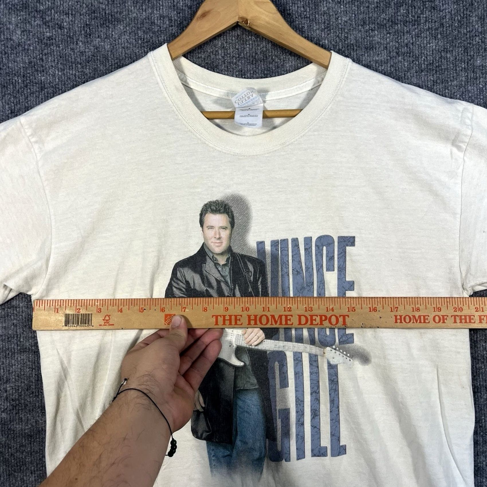 Hanes VINTAGE Vince Gill Concert Tour Shirt Hanes T-Shirt White 90s Graphic Print Short Sleeve Crew Neck L Men Size US L / EU 52-54 / 3 - 4 Thumbnail