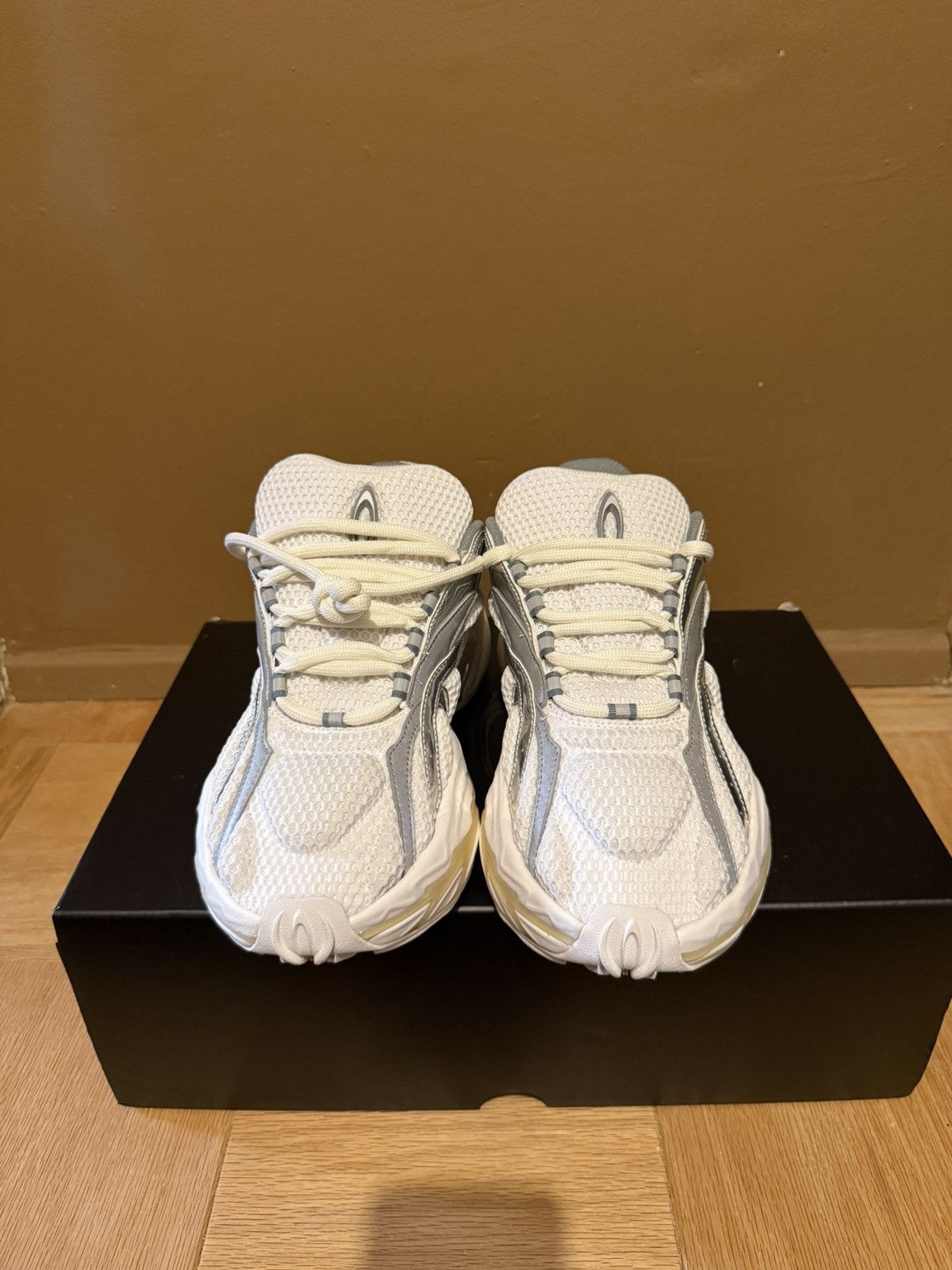 Various ASAP Bari Zero by Various - Snow White Size US 10 / EU 43 - 2 Thumbnail