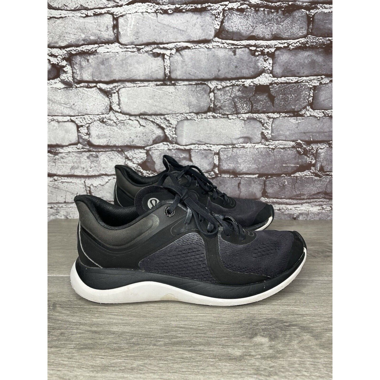 Lululemon Lululemon Black White Chargefeel Workout Low Athletic Sneake Size US 9.5 / IT 39.5 - 3 Thumbnail