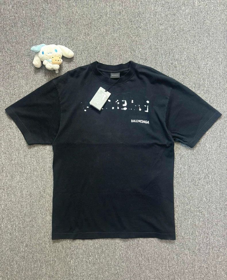 Balenciaga Balenciaga Blurred letter logo short sleeve 2502-Nextarrow Size US XS / EU 42 / 0 - 1 Thumbnail