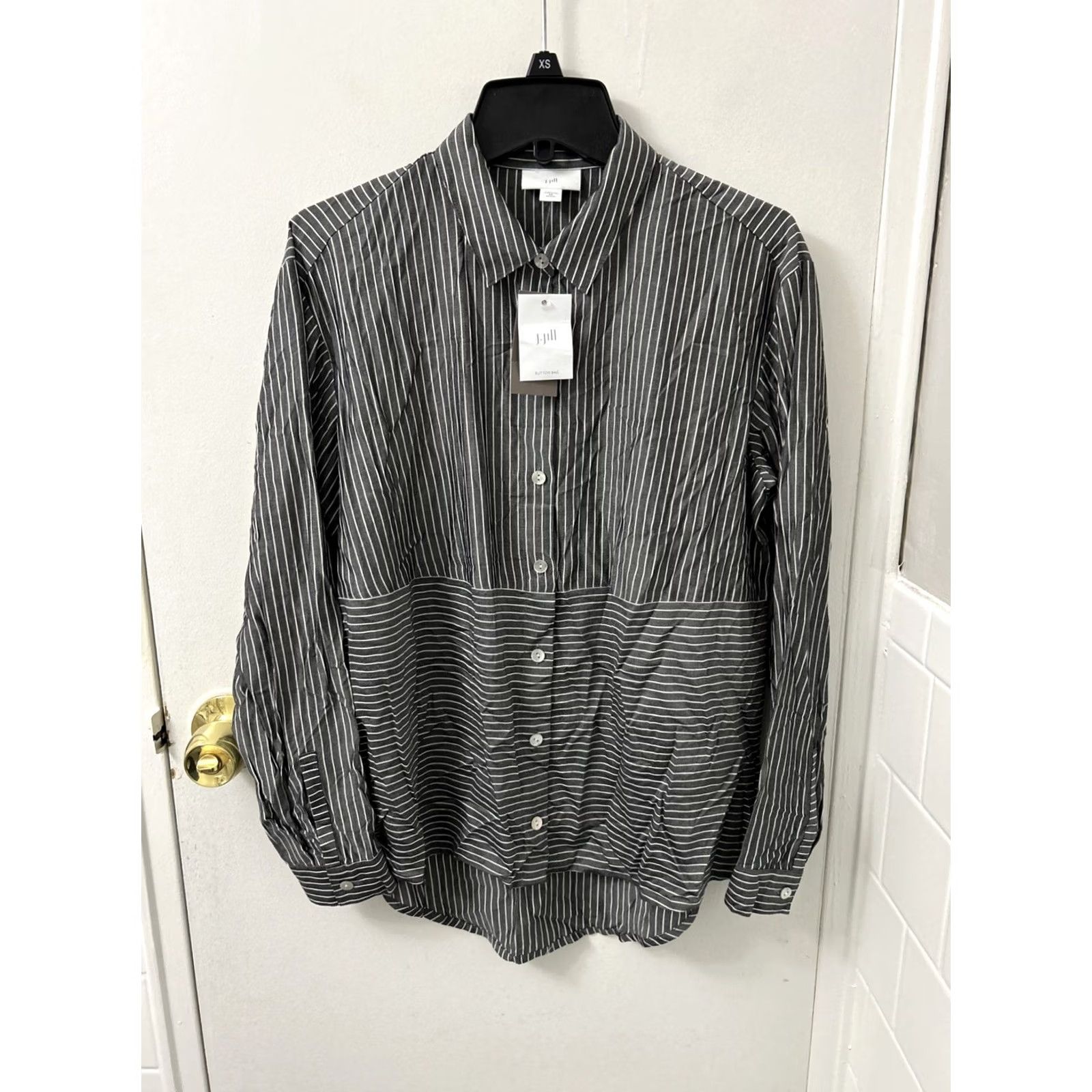 J. Jill J. Jill Shirt Womens XS Black White Striped Petite Button Down Rayon L/S Slim Casual Professional Size XS / US 0-2 / IT 36-38 - 2 Thumbnail