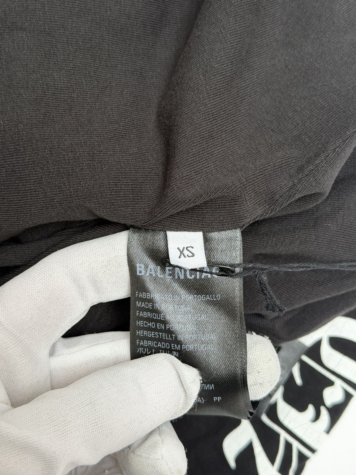 Balenciaga Balenciaga Antique Logo Print Peeling Stretch Zip Up Hoodie Size US XS / EU 42 / 0 - 11 Thumbnail