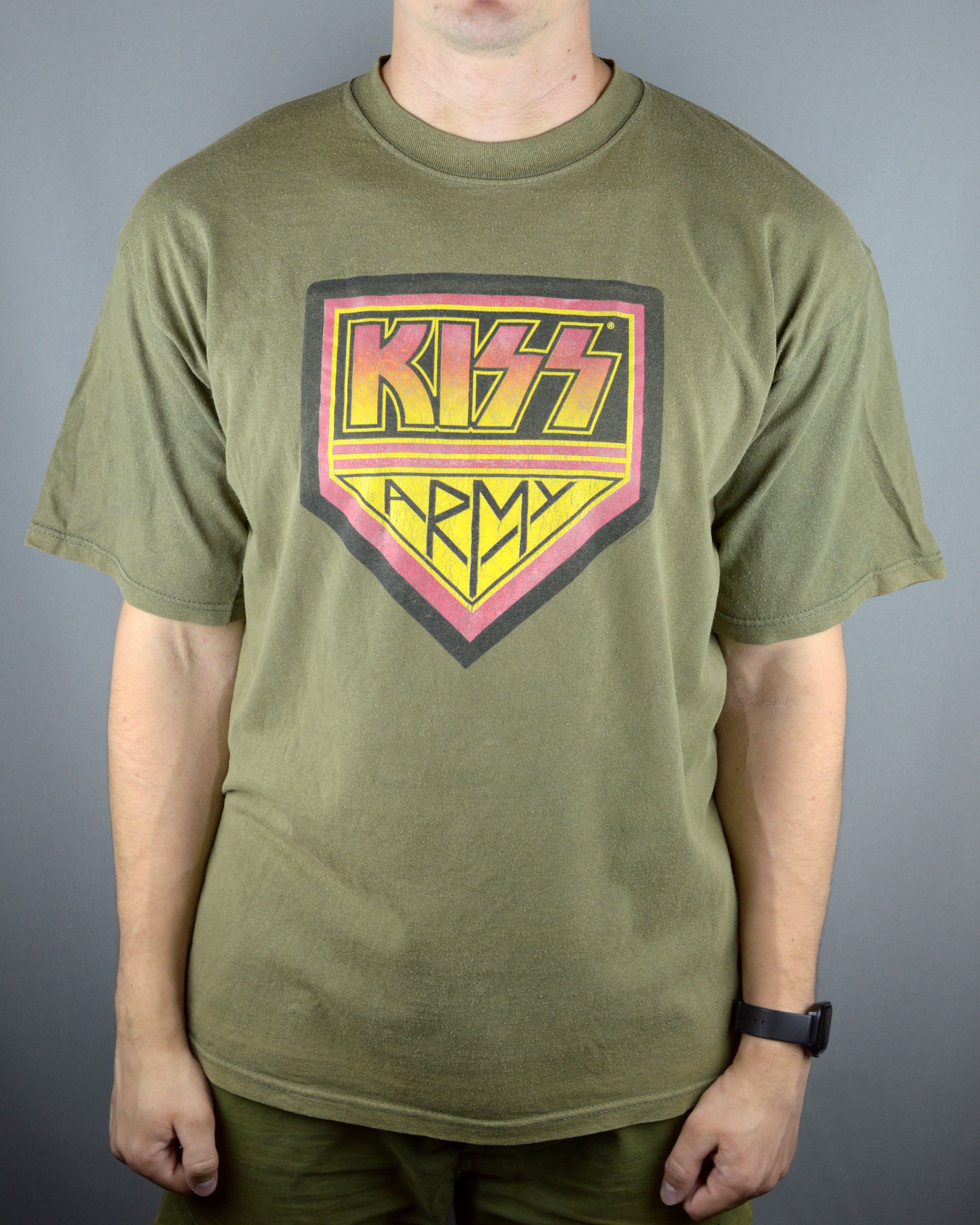 Vintage Vintage Kiss Army 90s t shirt Size US L / EU 52-54 / 3 - 1 Thumbnail