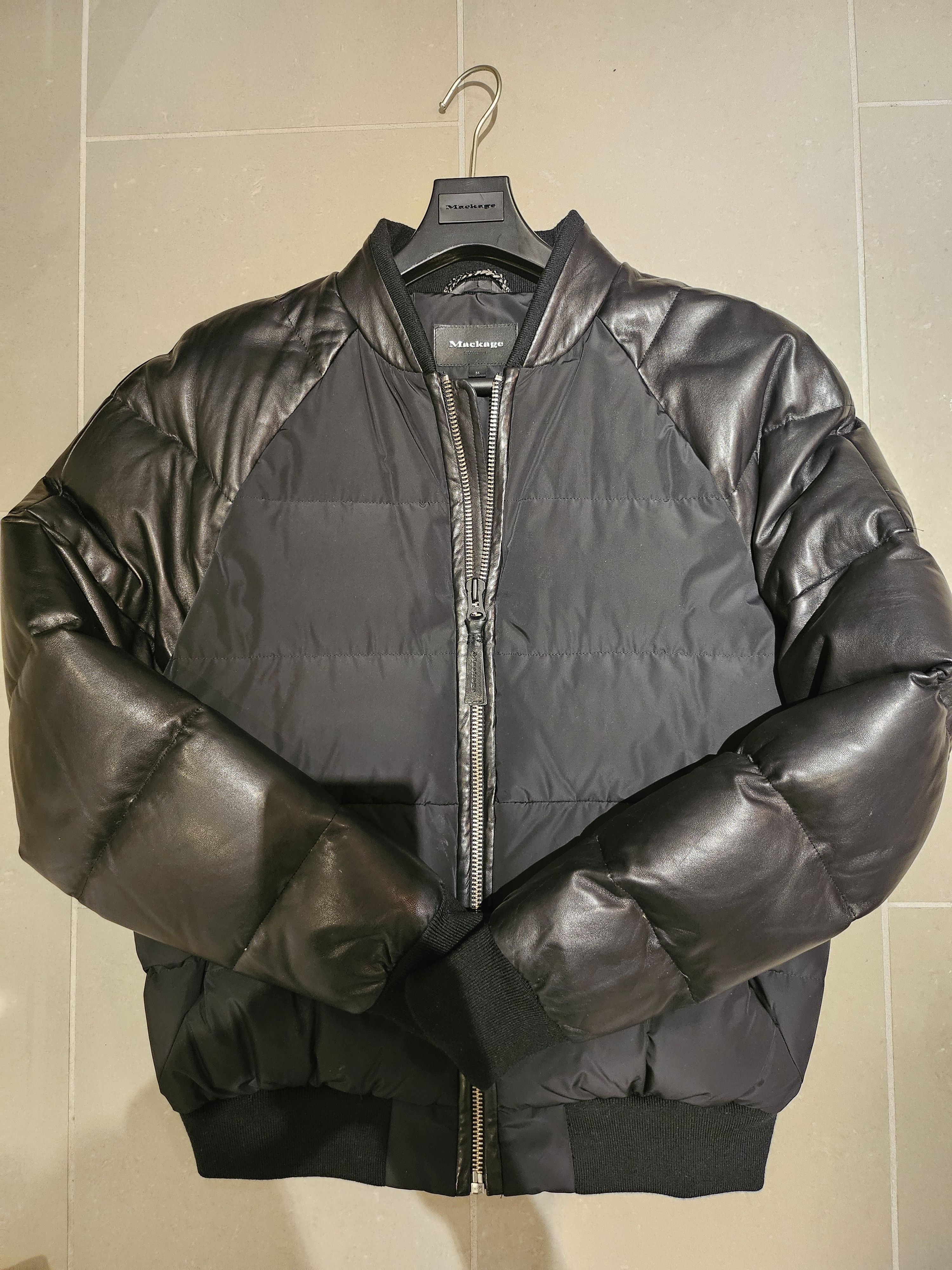 Mackage Mackage down bomber jacket with leather sleeves Size US S / EU 44-46 / 1 - 1 Thumbnail