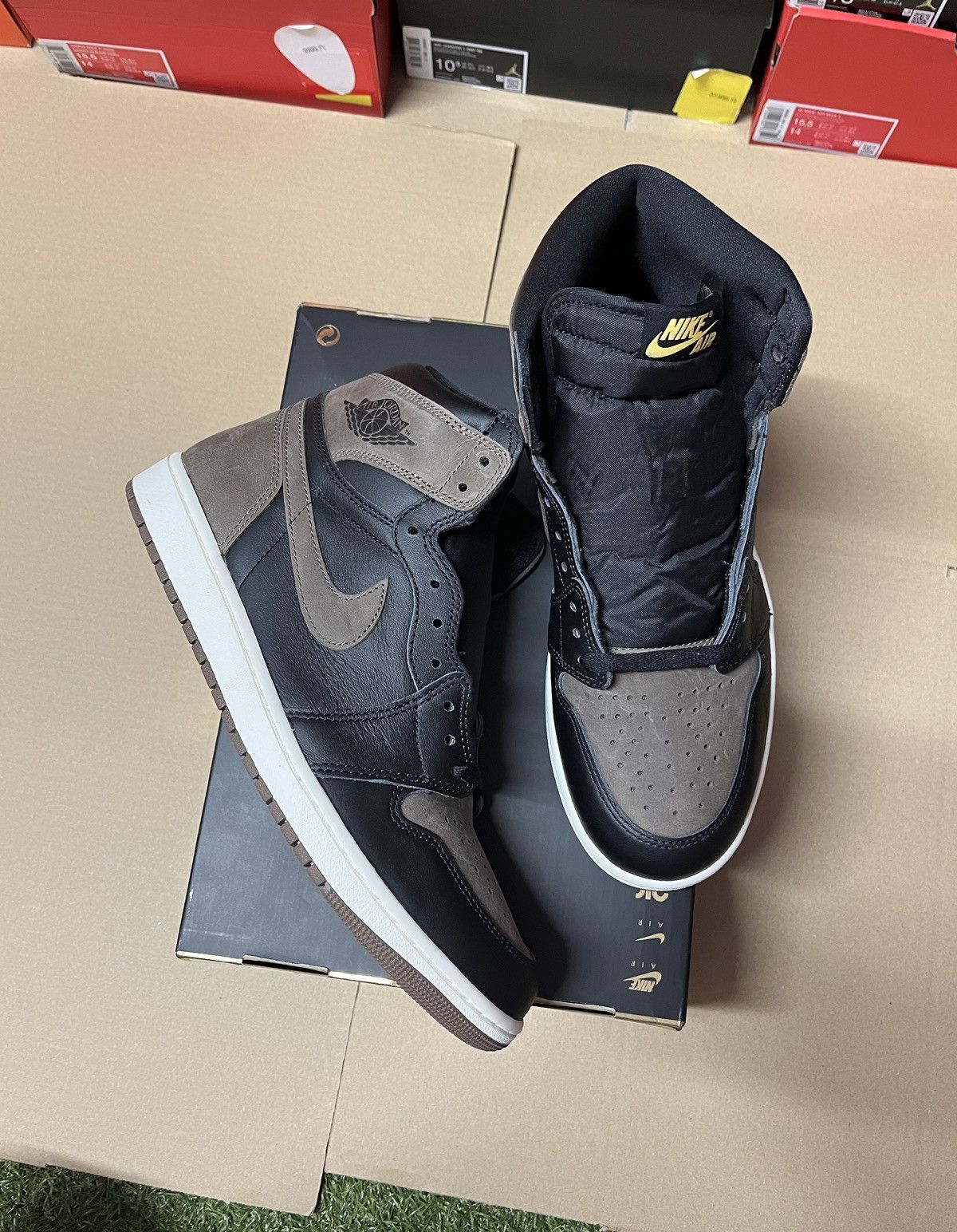 Nike Jordan 1 high og palomino Size US 10.5 / EU 43-44 - 1 Thumbnail