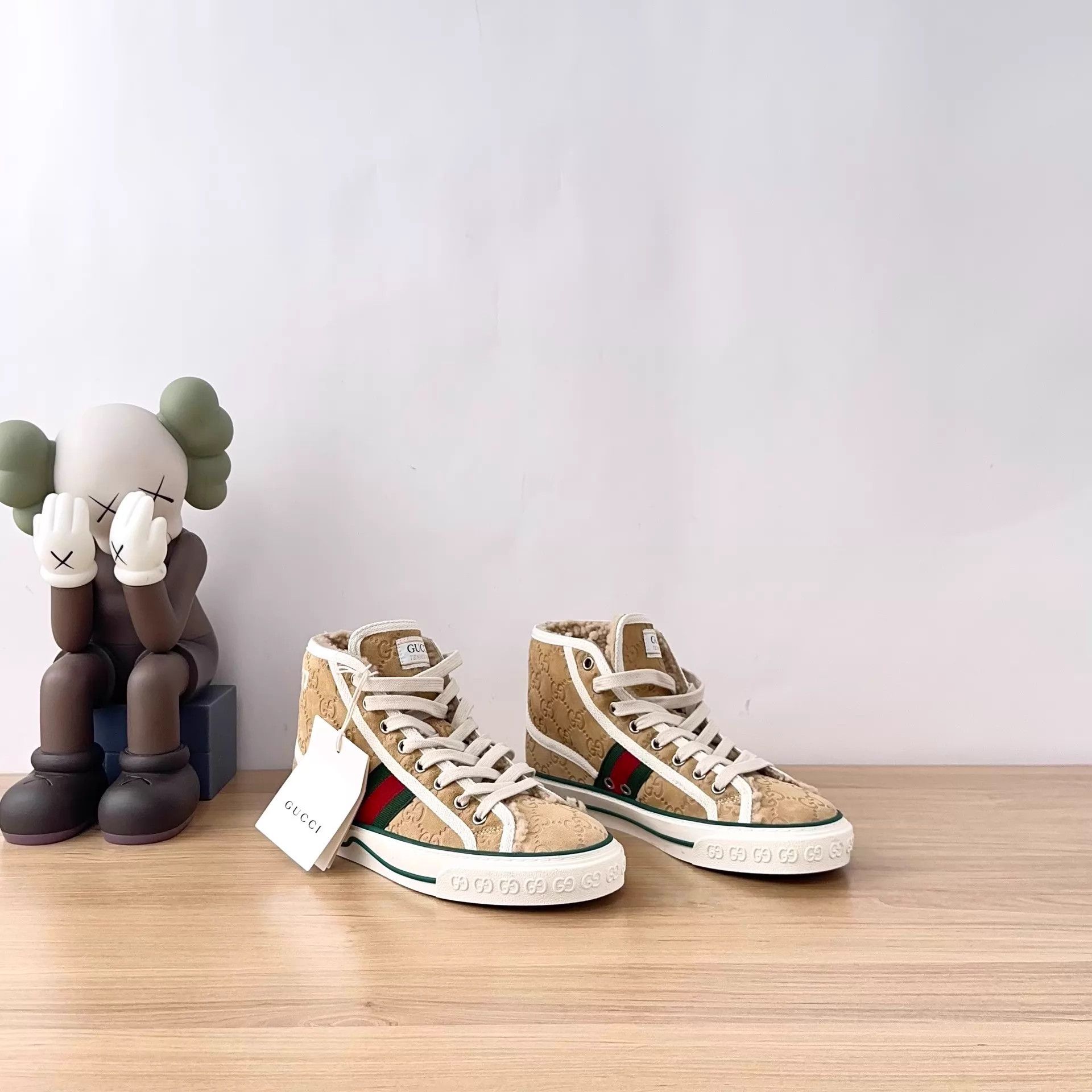 Gucci sneakers EU 230