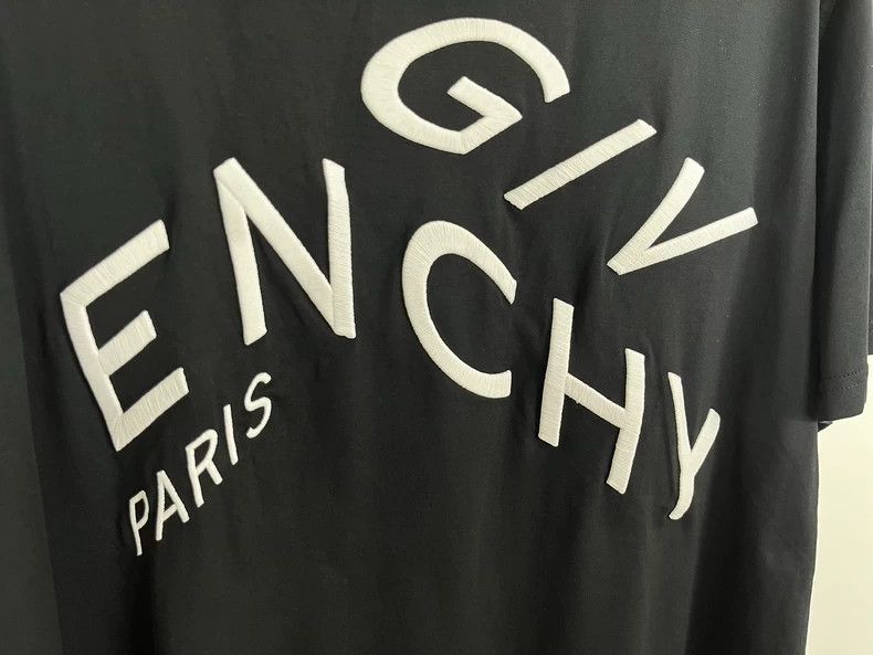 Givenchy Givenchy Black short-sleeve T-shirt, size M Size US M / EU 48-50 / 2 - 3 Thumbnail
