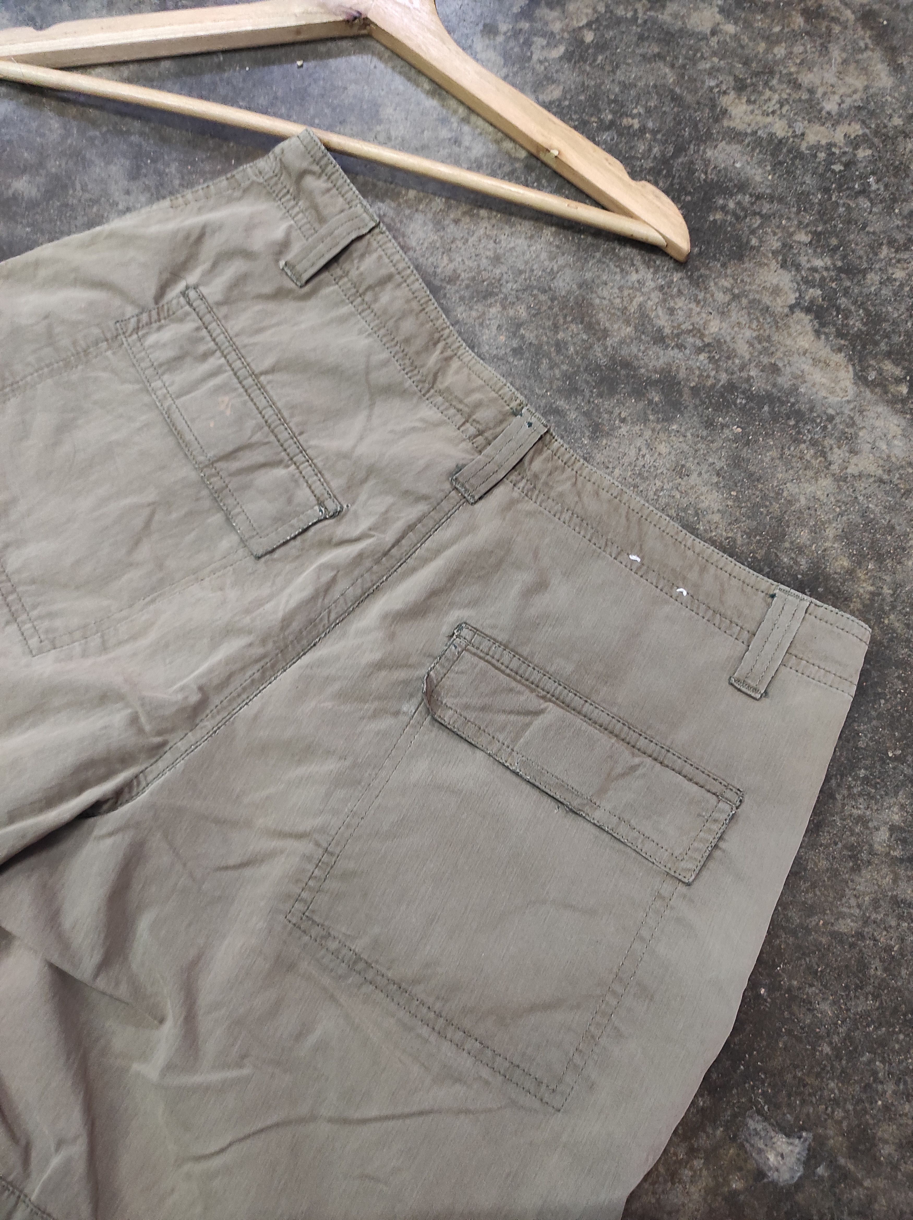 Gap DISTRESSED GAP CARGO SHORT PANTS Size US 31 - 7 Thumbnail