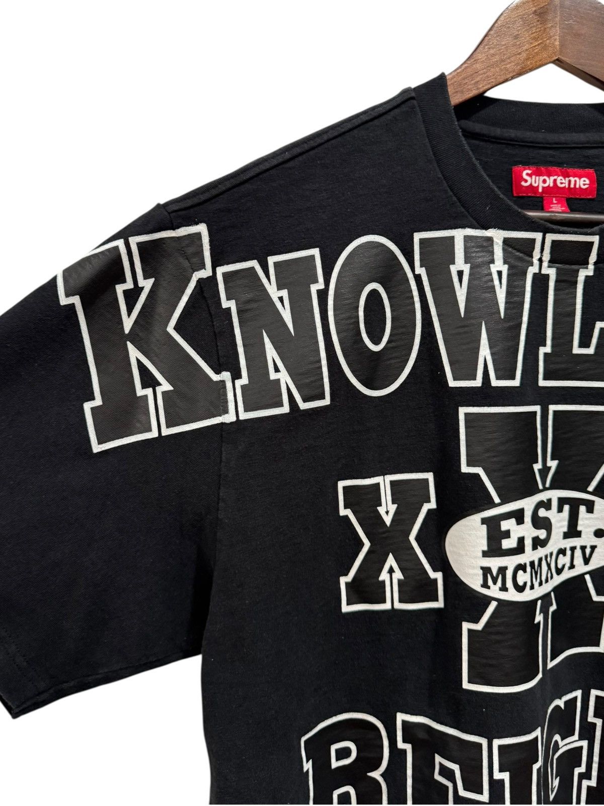 Supreme Supreme Overprint Knowledge Tee Black Size US L / EU 52-54 / 3 - 3 Thumbnail