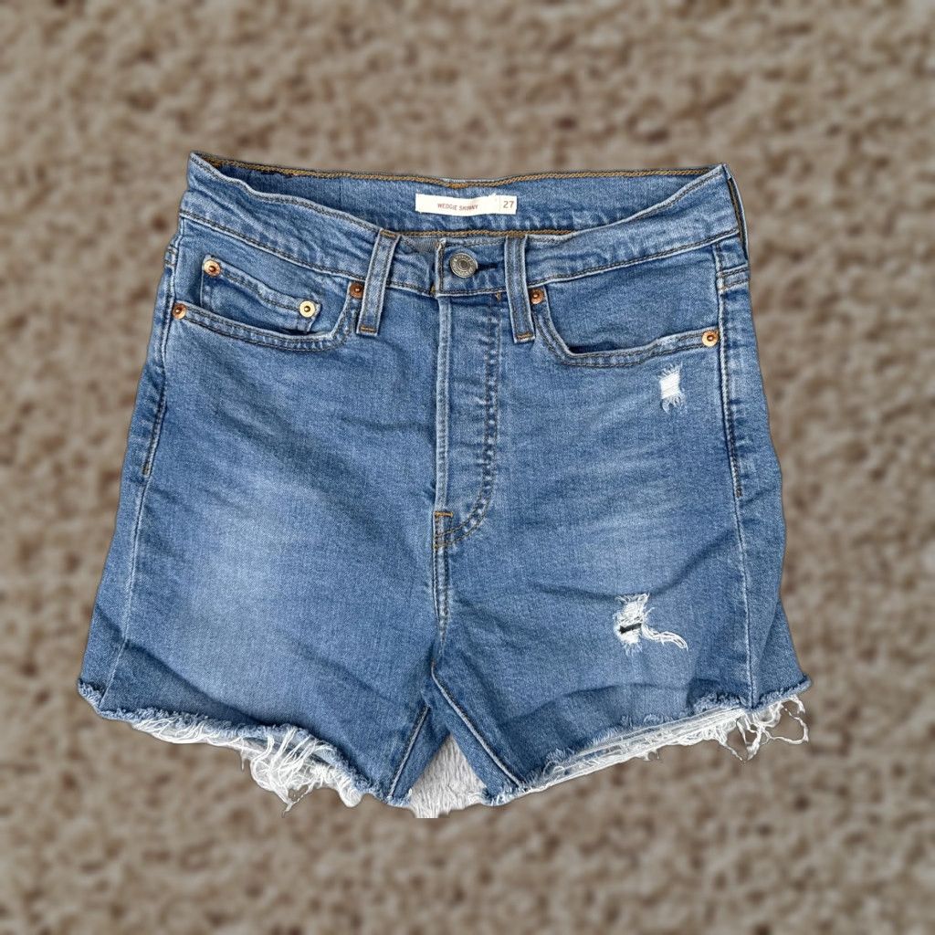 Levi's VINTAGE Levis Wedgie Shorts Women 27x4 Blue Denim High Rise Cutoff Distressed Frayed Hem Jeans Shorts Women Size 27" / US 4 / IT 40 - 1 Thumbnail