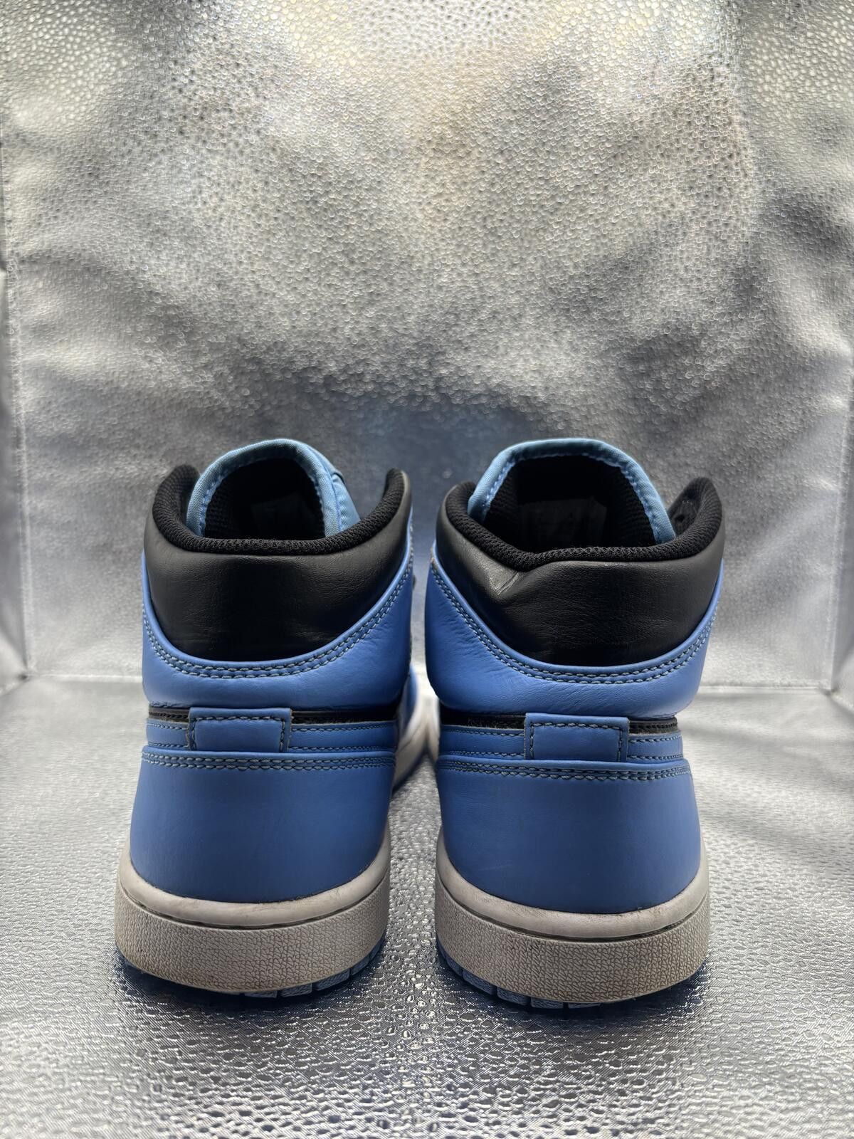Jordan Brand Air Jordan 1 mid university blue black Size US 8 / EU 41 - 4 Thumbnail