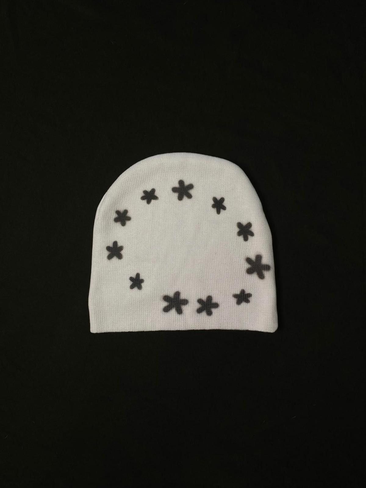 Japanese Brand Rare 3 Cats Graphic No Cuff Knit White Beanie Hats OS Size ONE SIZE - 4 Thumbnail