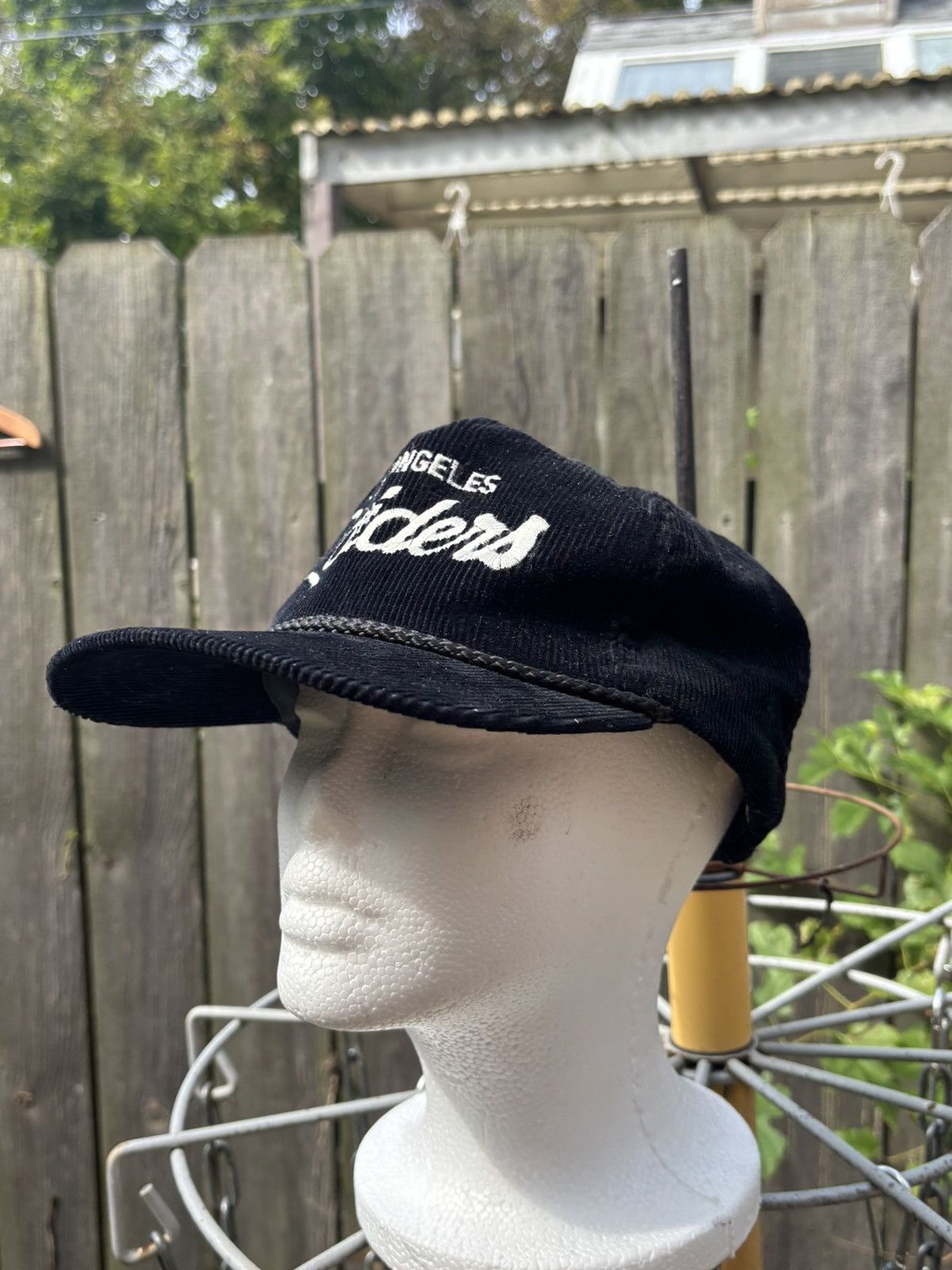 Los Angeles Apparel Vintage 1980’s corduroy Los Angeles Raiders latch-back cap Size ONE SIZE - 9 Thumbnail