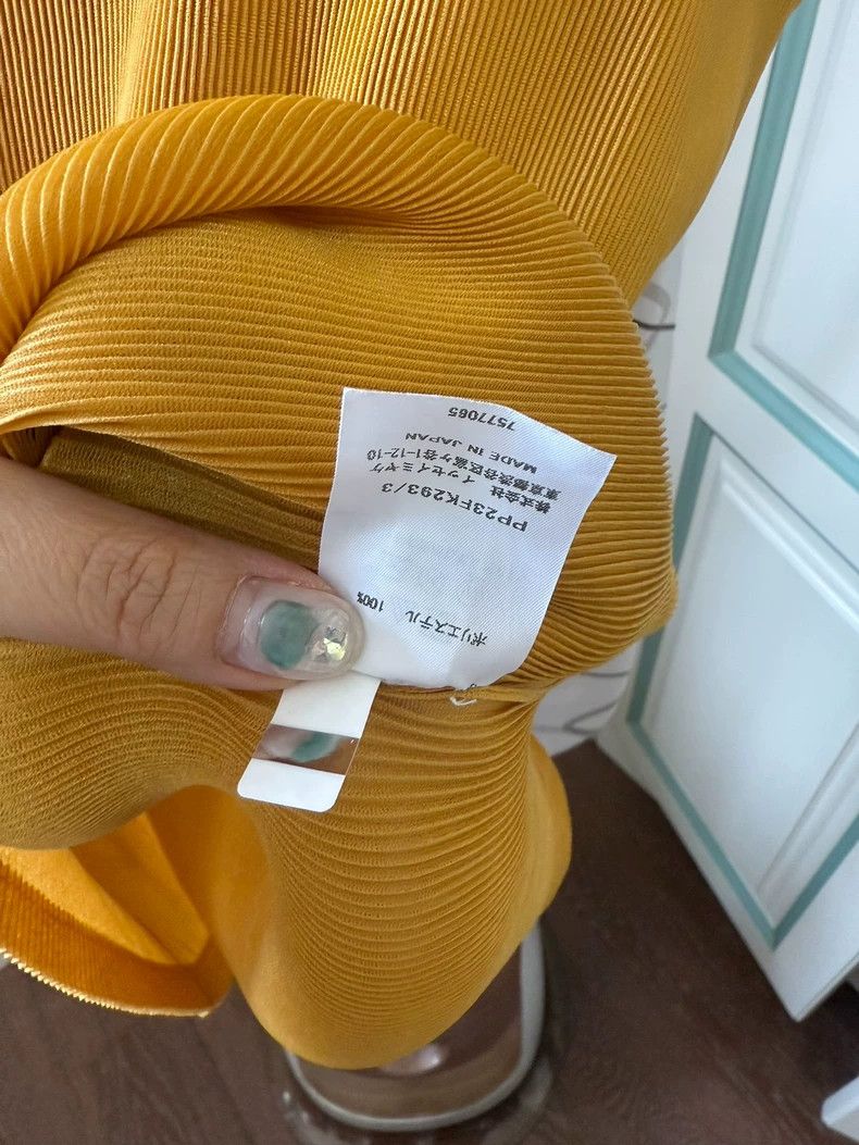 Issey Miyake issey miyake Pleated semi-high-neck yellow short-sleeved sh Size M / US 6-8 / IT 42-44 - 4 Thumbnail