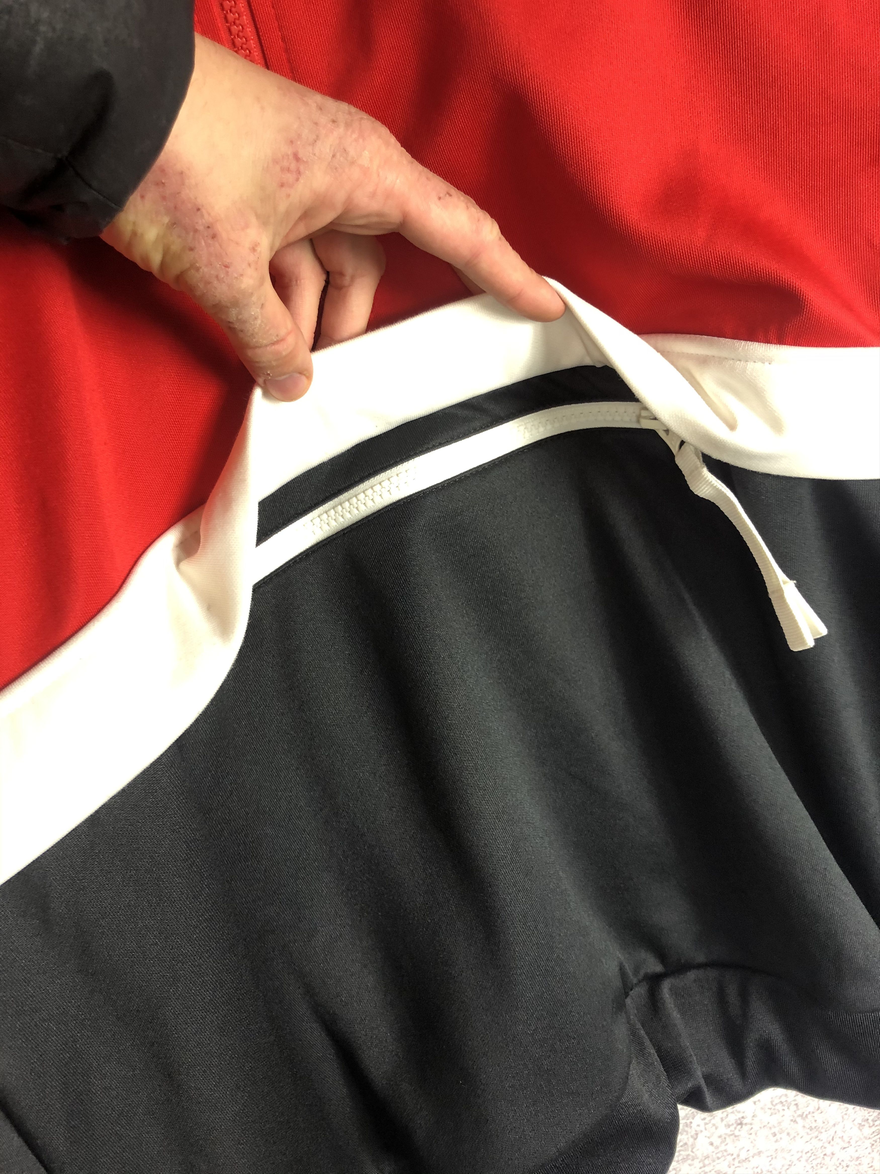 Vintage Vintage Nike Small Swoosh Zip Sweatshirt Size US XL / EU 56 / 4 - 6 Thumbnail