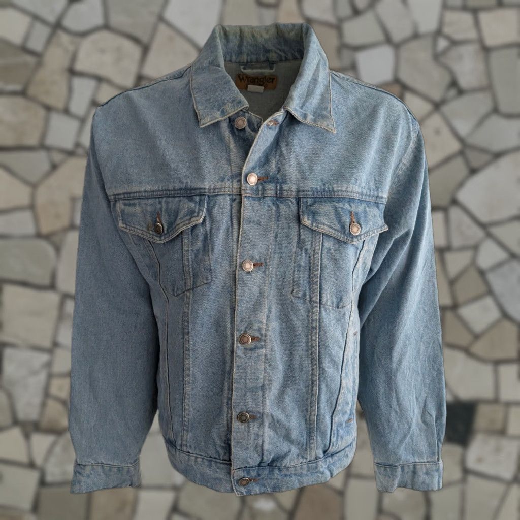 Wrangler Wrangler Hero Denim Trucker Jacket Blue 100% Cotton L Large Men Jacket Casual 100% Cotton Wrangler Hero Mens Denim Trucker Jacket Blue L Size US L / EU 52-54 / 3 - 1 Thumbnail