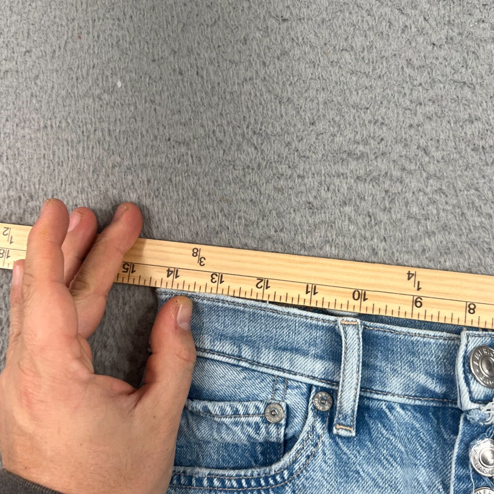 American Eagle Outfitters American Eagle Jeans Womens 2 90s Boyfriend Distressed Mid Rise Light Wash Blue 28 in Regular 5-Pocket Design Denim Cotton Blend Zip Belt Loops Size 26" / US 2 / IT 38 - 4 Thumbnail