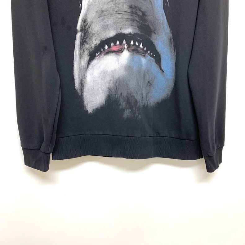 Givenchy givenchy shark print black sweatshirt size S-2507 Size US S / EU 44-46 / 1 - 1 Thumbnail