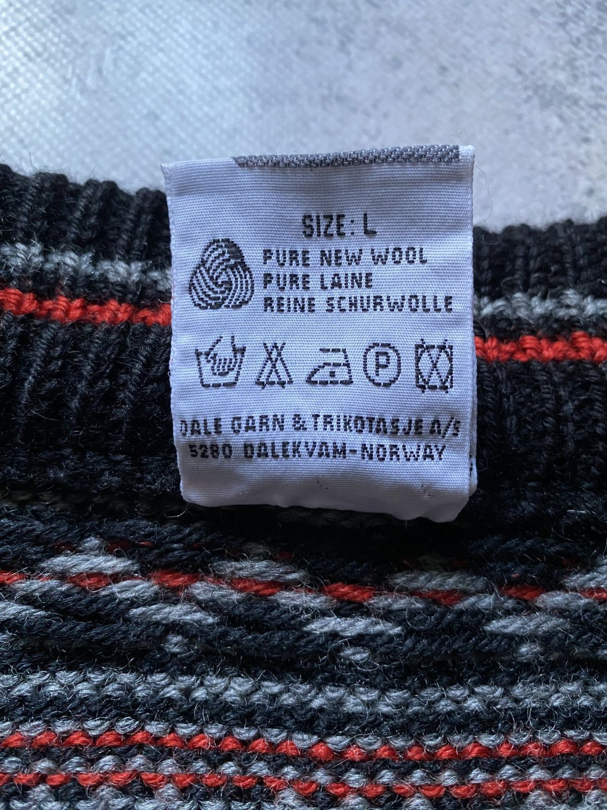 Dale Of Norway Vintage Dale Of Norway Sweater Icelandic Wool Ski Knit Size US L / EU 52-54 / 3 - 4 Thumbnail
