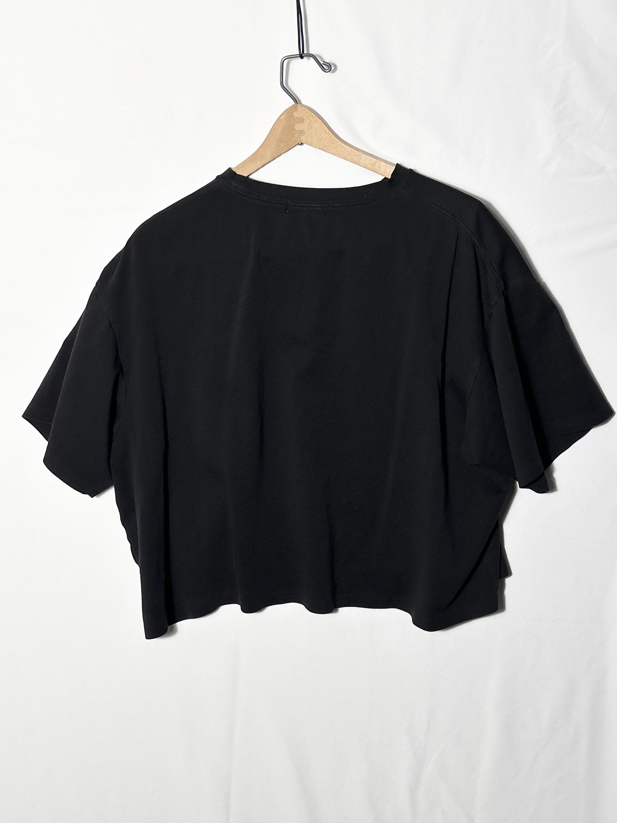 Japanese Brand Amorphia Logo XL Black Crop Top Size US L / EU 52-54 / 3 - 7 Thumbnail