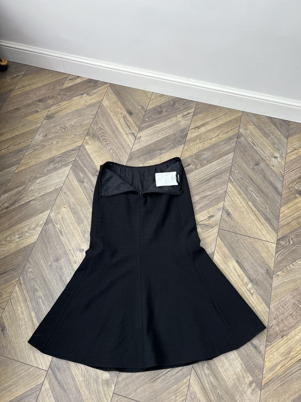 Giorgio Armani Vintage Giorgio Armani Black Flared Wool Skirt Size M / US 6-8 / IT 42-44 - 12 Thumbnail