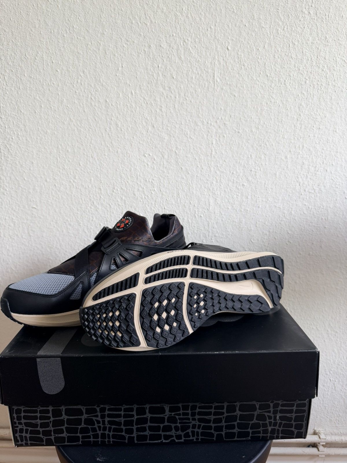 Nike Patta x Nike Air Huarache 20Y24 — FJ4201-001 Size13 (EU47.5) Size US 13 / EU 46 - 3 Thumbnail