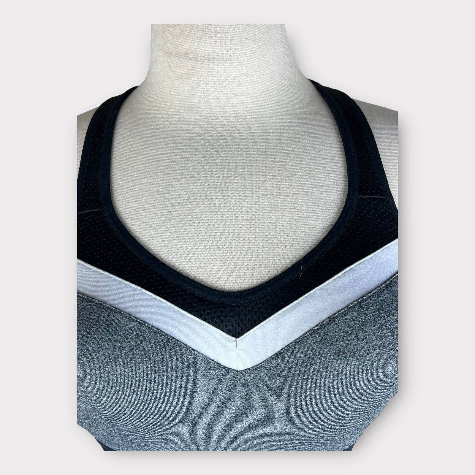 Champion C9 Champion | Power Shape Medium Support Sports Bra Size ONE SIZE - 6 Thumbnail