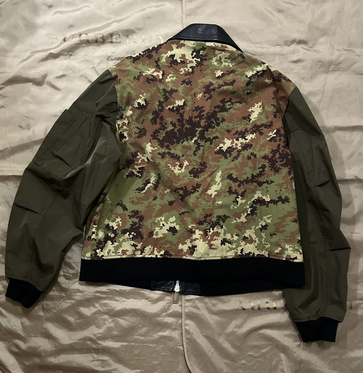 Dsquared2 DSQUARED2 CAMOUFLAGE LEATHER APPLICATIONS BLOUSON size 52 Size US L / EU 52-54 / 3 - 7 Thumbnail