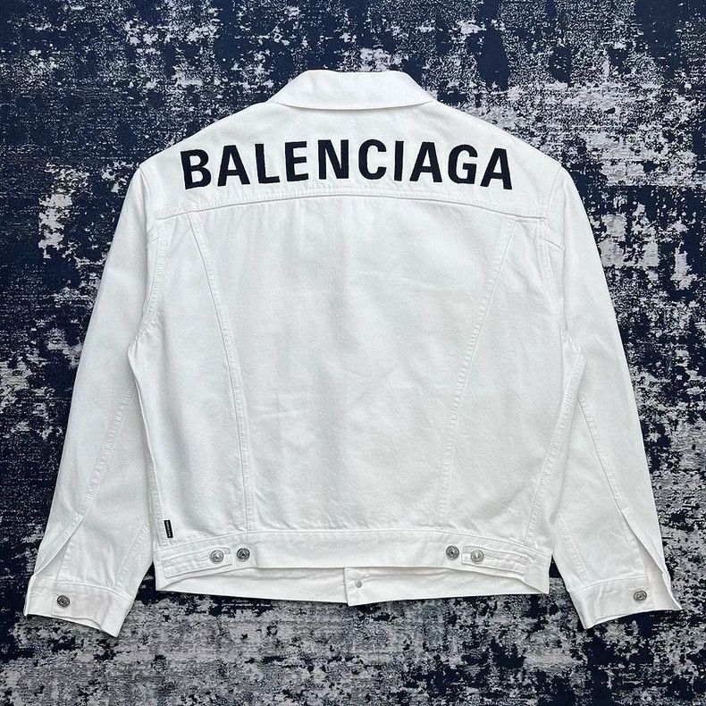 Balenciaga Balenciaga size 44 Back Letter Logo Stone Wash Denim Jacket Size US S / EU 44-46 / 1 - 7 Thumbnail