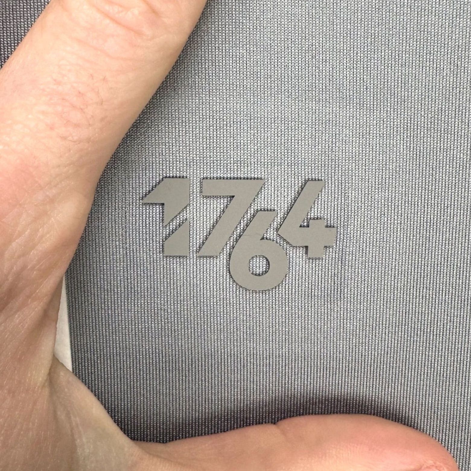 Vintage Signature T-Shirt Grey Crew Neck Long Sleeve Mens XL Signature 1764 Shirt Adult XL Grey Crewneck Long Sleeve Tee Stretch Mens NEW Size US XL / EU 56 / 4 - 6 Thumbnail