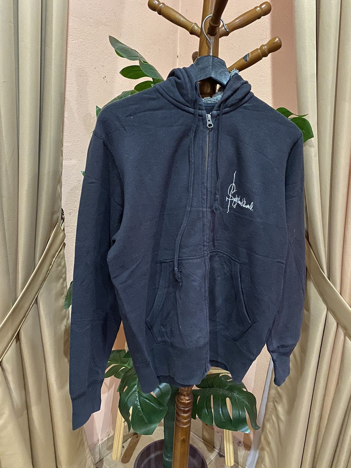 Uniqlo UT x Kenichi Asai “Bad Strawberries” Hard Rock Hoodie Size US M / EU 48-50 / 2 - 4 Thumbnail