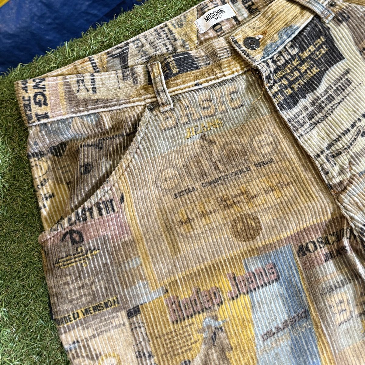Moschino Moschino Jeans Newspaper Print Corduroy Pants Rare Size US 32 / EU 48 - 5 Thumbnail