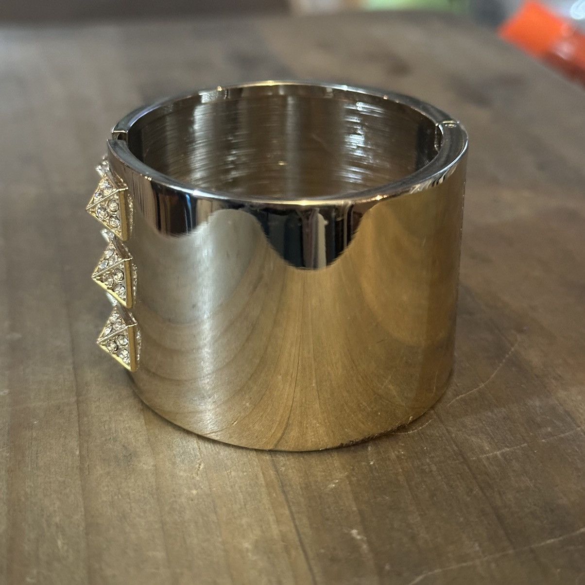 Victoria's Secret Victoria’s Secret wide gold tone hinged bracelet Size ONE SIZE - 6 Thumbnail
