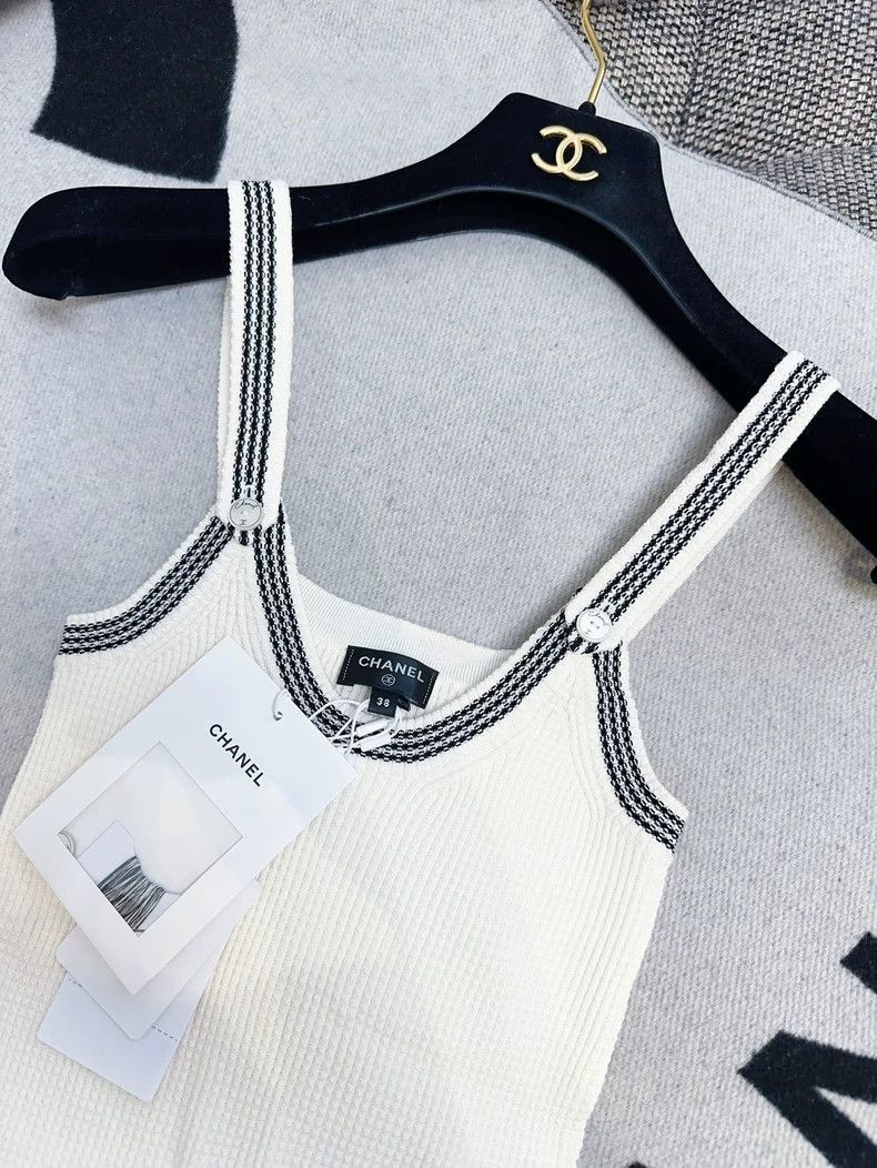 Chanel Chanel 22C White Knit Tank Top Size M / US 6-8 / IT 42-44 - 2 Thumbnail