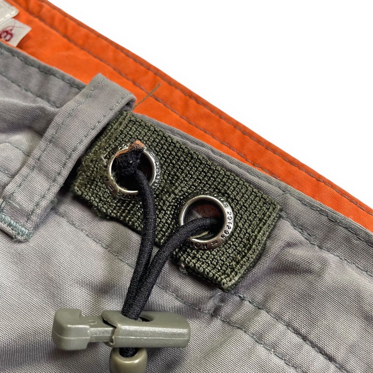20471120 🇯🇵 291295 = HOMME 3 WAYS NYLON PARACHUTE CARGO PANTS Size US 34 / EU 50 - 13 Thumbnail