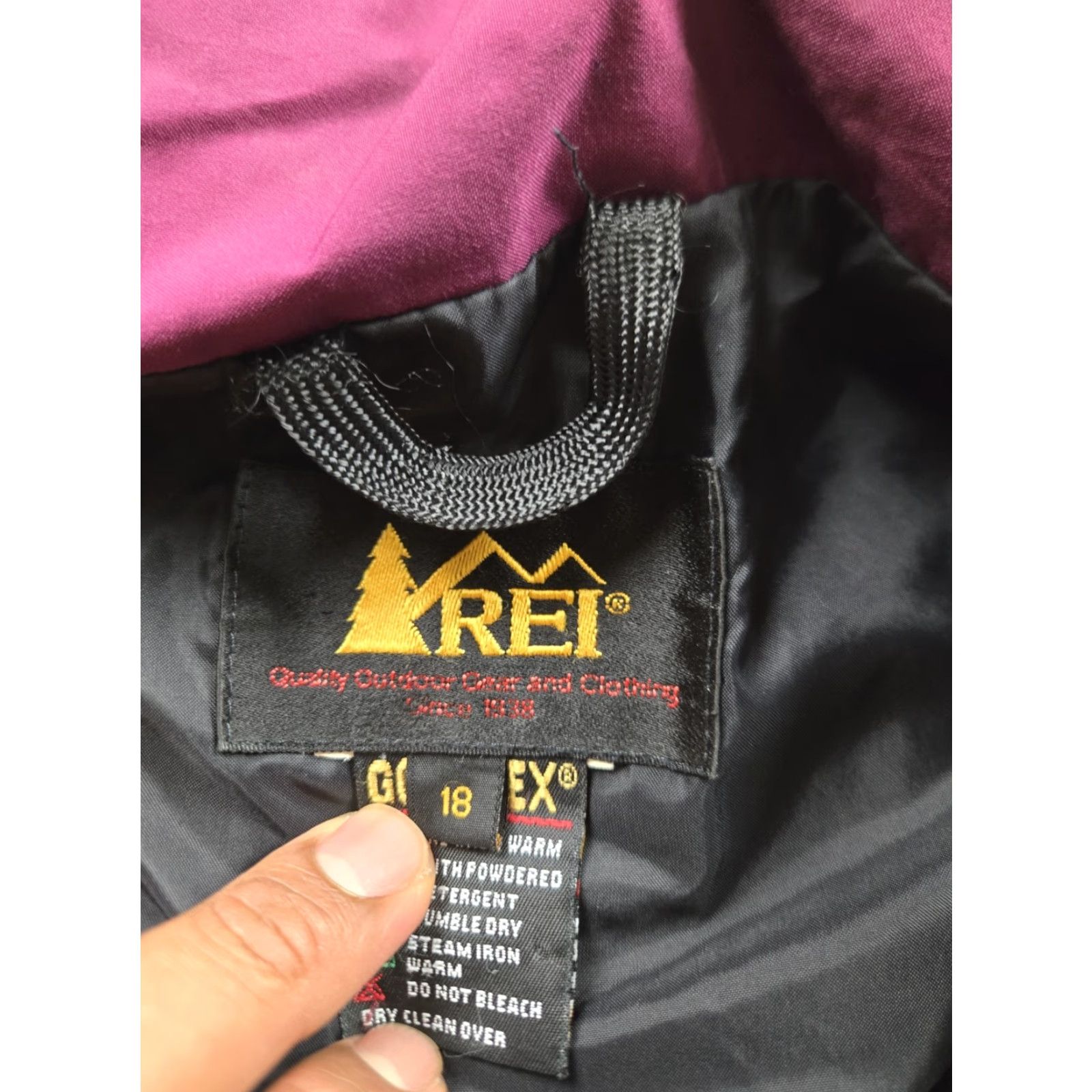 Vintage Vintage REI Jacket Womens Size 18 Black Gore-Tex Full Zip Outdoor Windbreaker Size XXL / US 16-18 / IT 52-54 - 6 Thumbnail