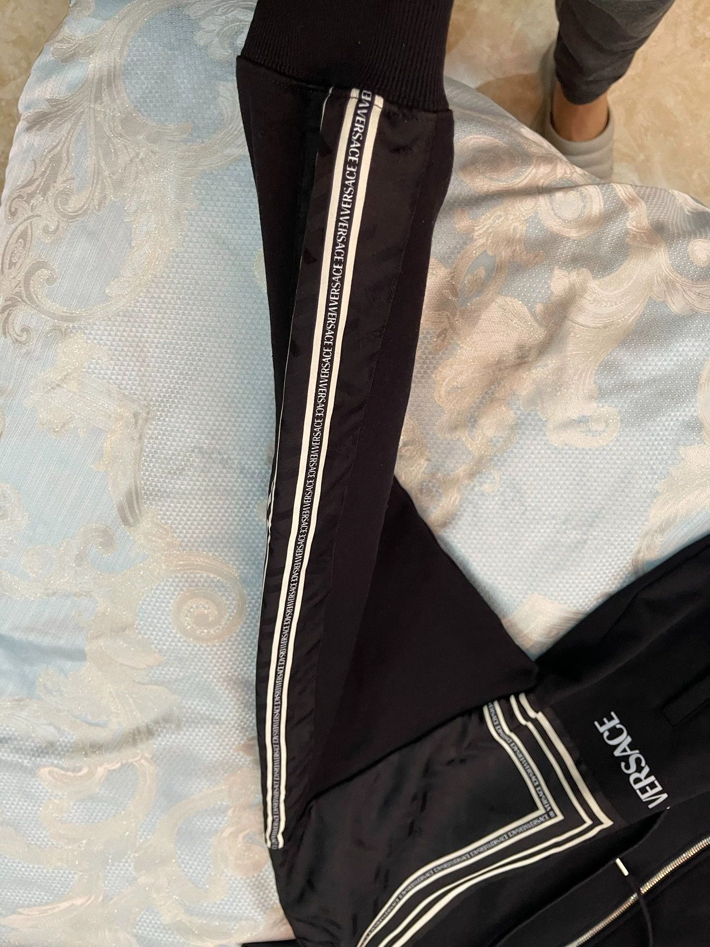 Versace Versace B&W Colorblock Logo Jacket XS (L) Size US XS / EU 42 / 0 - 3 Thumbnail