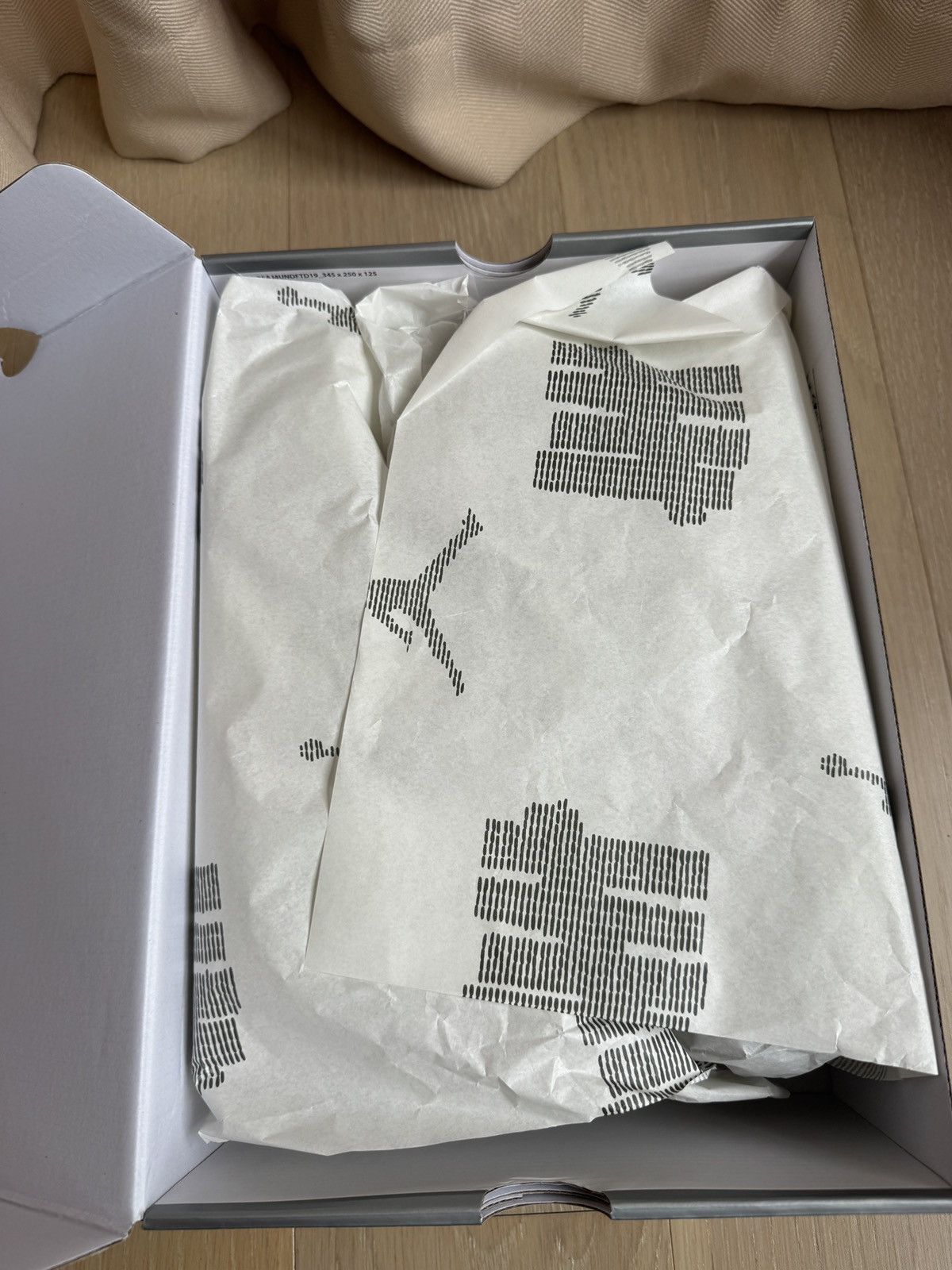 Jordan Brand × Undefeated Jordan Undefeated 4s 2025 release size 10 Size US 10 / EU 43 - 4 Thumbnail