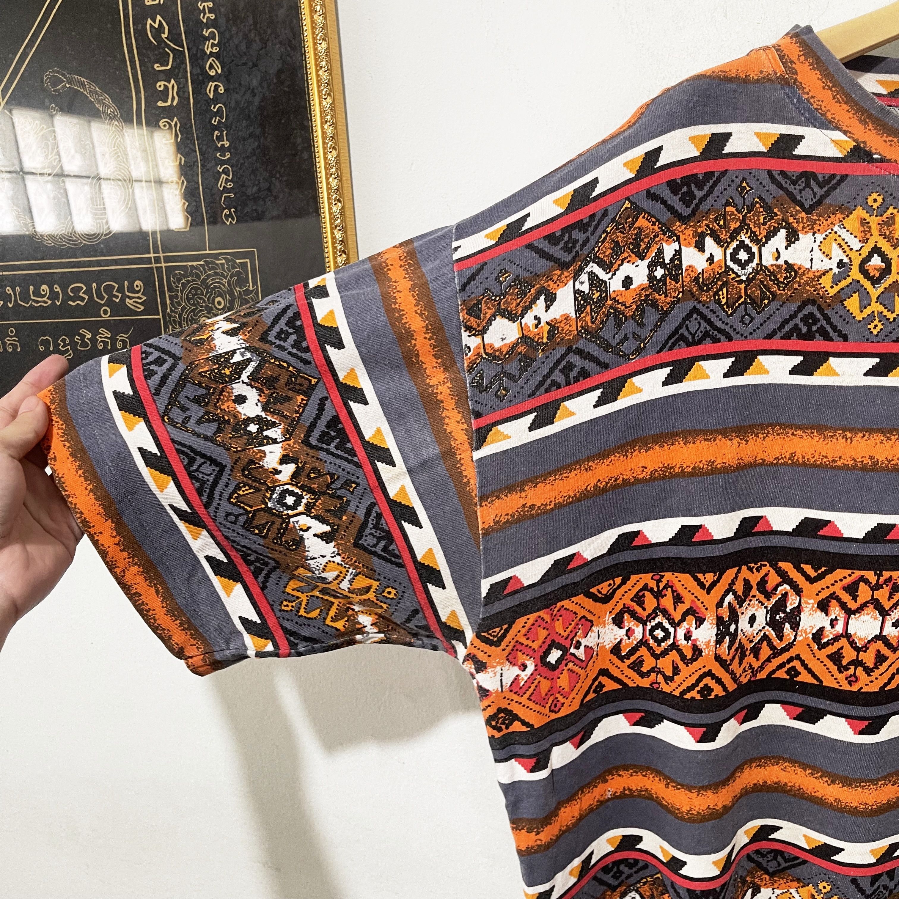 Vintage Vintage 90s Tribal Pattern T-Shirt Size US XXL / EU 58 / 5 - 3 Thumbnail