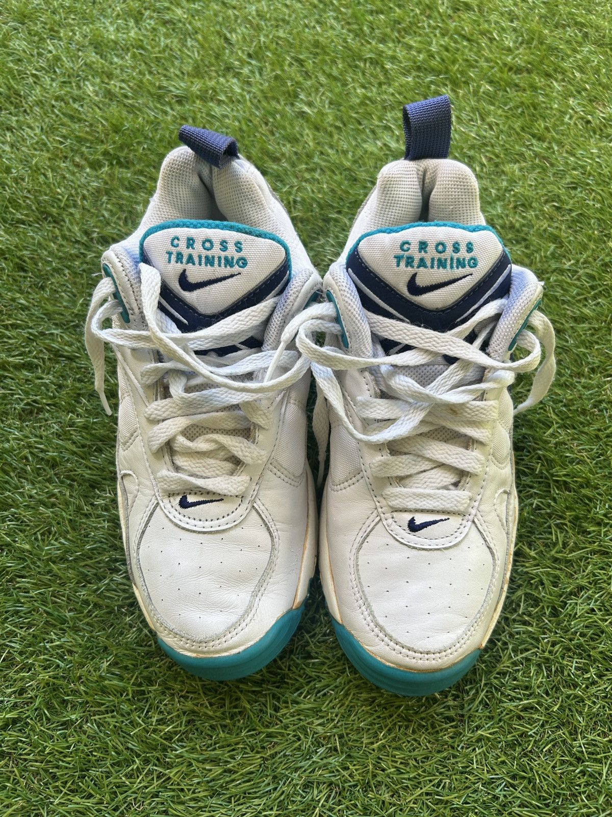 Nike Vintage 1994 Nike Air Cross Training White/Navy/Teal Size US 7 / EU 40 - 3 Thumbnail