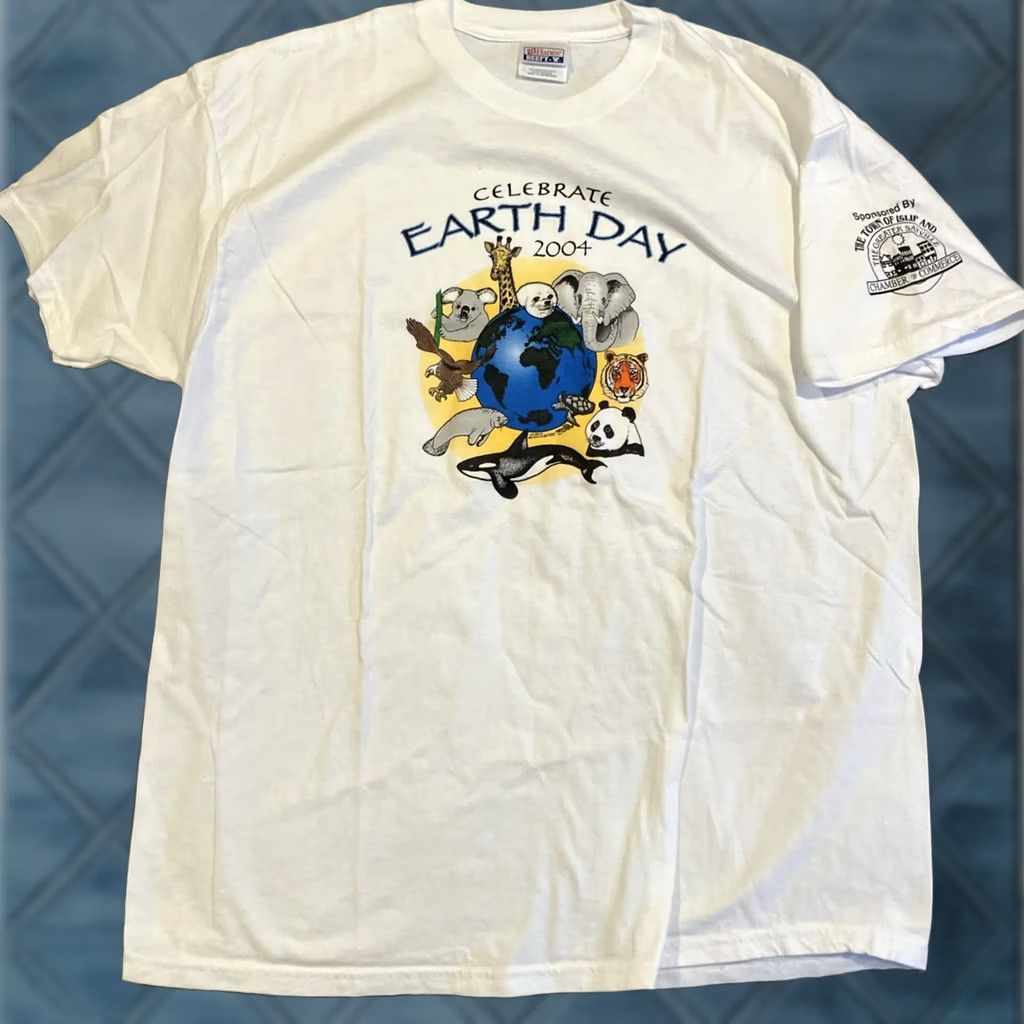 Hanes NWOT Hanes Vintage Graphic Shirt - Mens XL 2004 Earth Day Size US XL / EU 56 / 4 - 1 Thumbnail
