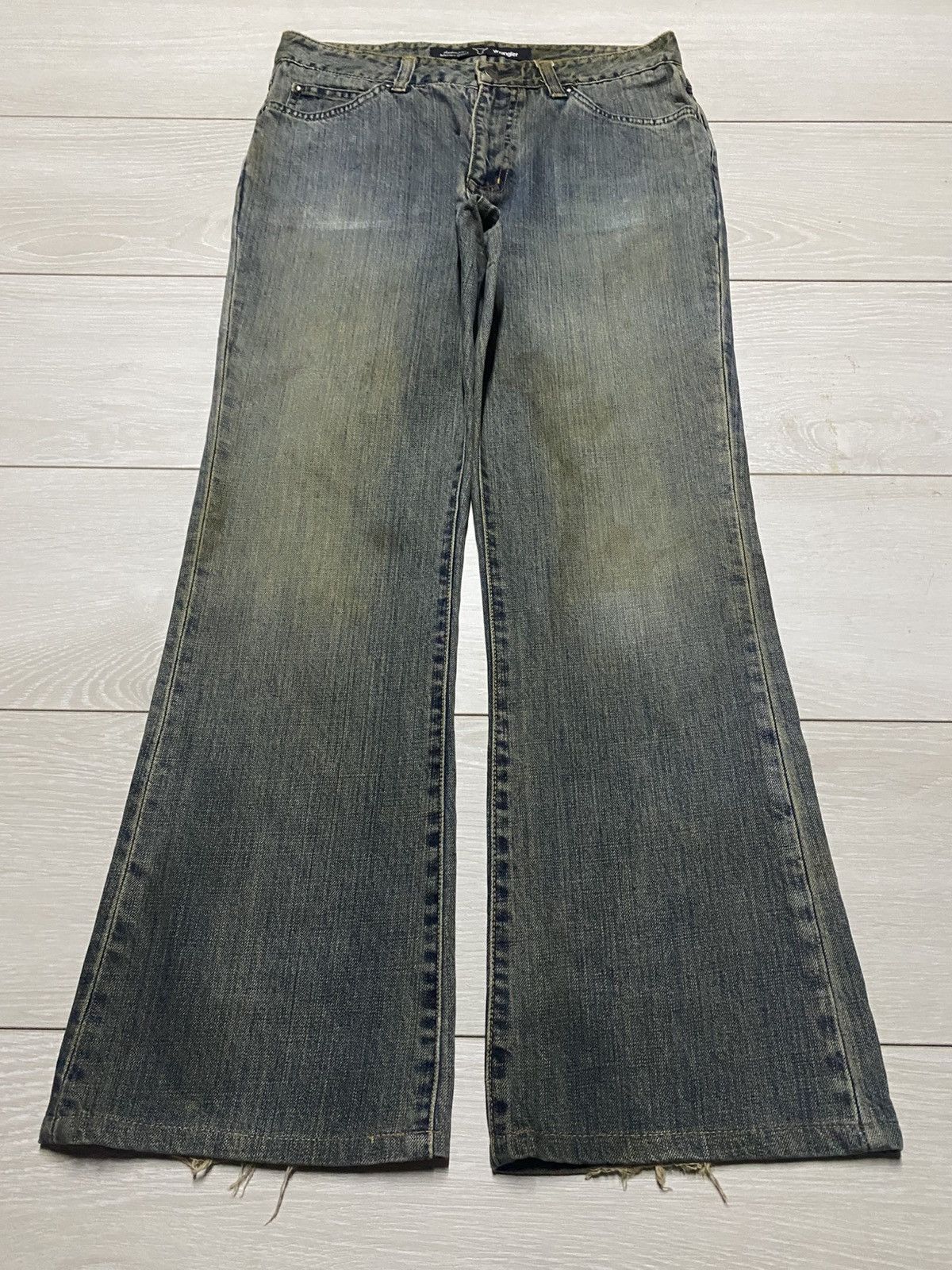 Wrangler Wrangler Authentic Western Geams Grunge Mud Wash Flare Jean Size US 30 / EU 46 - 1 Thumbnail